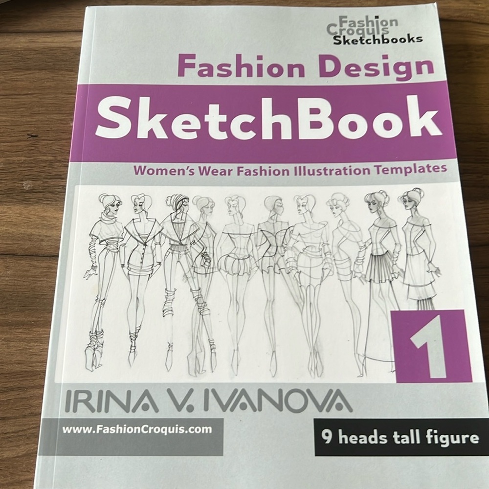 NWOT Fashion Design Sketchbook: Women’s Wear Fashion Illustration Templates.